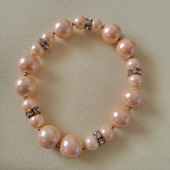 Beaded Stretch Bracelet with Rhinestones / Light Pink & Gold - Picture 1 of 5